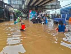 Ketinggian Air Hampir 5 Meter, 105 RT di Jakarta Terendam Banjir