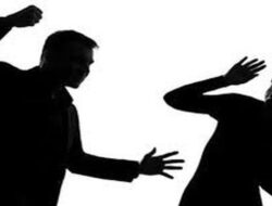 Oknum Pegawai Cabdin Langsa Hajar Dua Siswi PKL di Depan Toilet Perempuan