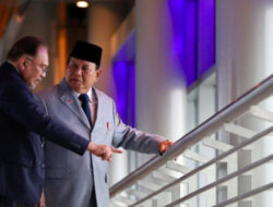 Prabowo Temui PM Anwar Ibrahim di Kuala Lumpur, Bahas Tarif Trump?