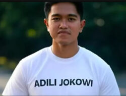 Saat Rakyat Desak Proses Hukum Ayahnya, Kaesang “Nantang” dengan Kaos Bertulisan “Adili Jokowi”