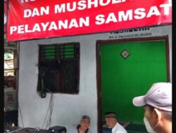 Simsalabim … Posko Ormas Mendadak Jadi Musholla Saat Akan Dibongkar Satpol PP