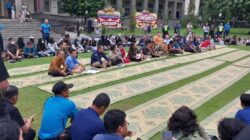 Mahasiswa UGM Mosi tak Percaya Rektor, “Kampus Kerakyatan” Hanya Slogan