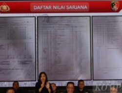 Bertabur Nilai D, Jokowi Bisa “Lulus” UGM Tepat Waktu
