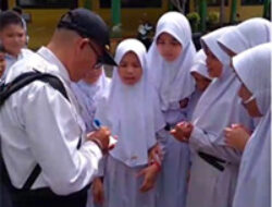 “Selebriti” Dadakan di SD Negeri 1 Pasar Singkil