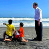 Efek Sering Berbohong, Publik tidak Percaya Jokowi Liburan … Sebut Foto Bareng Cucu di Pantai Editan