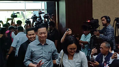 Sidang Vonis Kasus Korupsi Impor Gula, Massa Teriaki “Free Tom Lembong”