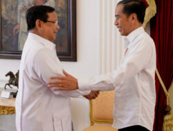 Bukan Demi Tom Lembong, Abolisi Prabowo Justeru untuk Menyelamatkan Jokowi