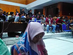 Teater Merah Tampilkan Kisah “Oh Langgolek” di Taman Budaya