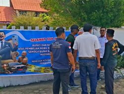 YARA Pasang Spanduk Sindir Haji Oyon: Selamat Bersenang-senang di Atas Penderitaan Rakyat, Pak Bupati!