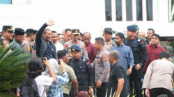 Ketua DPRA di Depan Peserta Demo: “Apa Perlu Tambah Satu Poin? Aceh Pisah Saja dari Pusat”