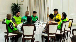 Dituding Ojol Jadi-jadian, Peserta Pertemuan Dengan Gribran Gunakan Barang Branded