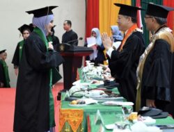 Raih IPK 4.00, Bakary S. Dibba dari Gambia Jadi Wisudawan USK Terbaik