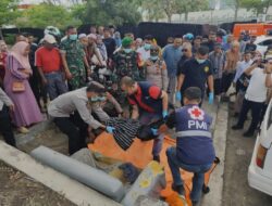Jasad Pria tanpa Identitas Tergeletak di Halte Trans Kutaraja Dekat Masjid Raya