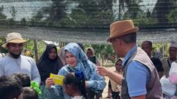 Mantan Bupati Bireuen Mustafa Glanggang Salurkan Sembako ke Dua Gampong Terisolir di Jangka