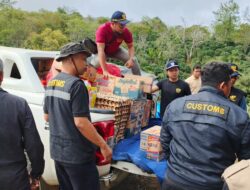 Akses Via Darat Masih Putus,  Bea Cukai Terobos Medan Sulit Salurkan Bantuan ke Bener Meriah