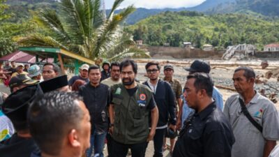 Pemimpin di Tengah Bencana; Antara yang Mendekat dan yang Membelakangi