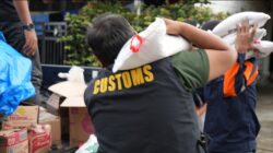Hampir Sebulan Terpisah Dengan Kerabat, Relawan Bea Cukai Salur Bantuan ke Bener Meriah dan Takengon
