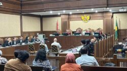 Nadiem “Bos Gojek” Obok-obok Kemendikbud Lewat Jurist Tan Stafsus yang Juga Swasta