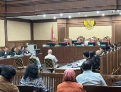 Nadiem “Bos Gojek” Obok-obok Kemendikbud Lewat Stafsus Jurist Tan yang Juga Swasta