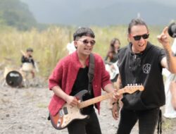 “Panitia Akhirat” Dinyanyikan Ulang: Roy Jeconiah, dan Grunge tak Takut Diadili
