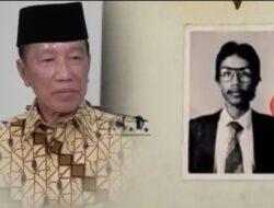 Misteri Pasfoto Jokowi Berkacamata, Teman KKN: Di Lokasi tak Berkacamata