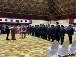 Mualem Lantik 25 Pejabat Eselon II, Aznal Digeser ke Pertanahan