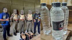 Bea Cukai Sita 24 Botol Arak Bali Ilegal dari Gudang Kargo Aceh Besar