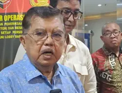 JK Minta Jokowi Tunjukkan Ijazah Asli untuk Akhiri Polemik