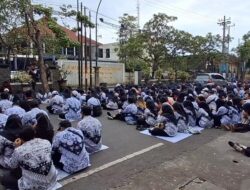 Hardiknas, Ijazah, dan Ironi Guru PKKK