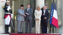 Prabowo Disambut Macron di Istana Élysée, Penuhi Undangan Kenegaraan Kedua dari Prancis