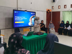 FKIP USK Latih Guru Peukan Bada Manfaatkan Papan Interaktif Digital