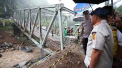 Tersudut Kritik Publik, Tito Pasang Badan Soal Jembatan Enang-Enang