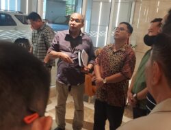 Heboh! Hakim Bersidang di Lobi Apartemen Podomoro