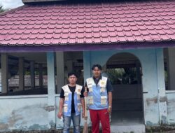 Mahasiswa KKN USK Bersihkan dan Cat Ulang Makam Teungku Haji Panglima Nyan Doeng
