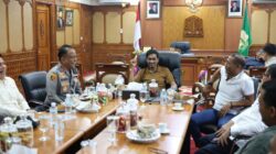 Baru Pulang Berobat, Mualem Langsung Rapat Bahas Potensi Hujan Lebat di Aceh