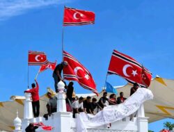 Bendera Bintang Bulan; Pertarungan Antara Aspirasi Daerah dan Gengsi Pusat
